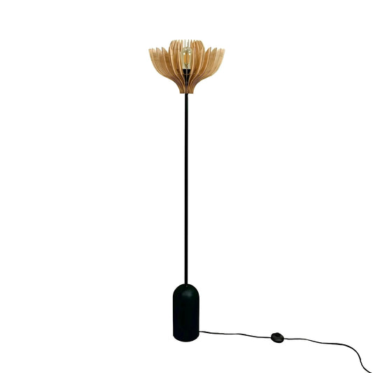 tullia-teinte-chene-lampadaire.webp